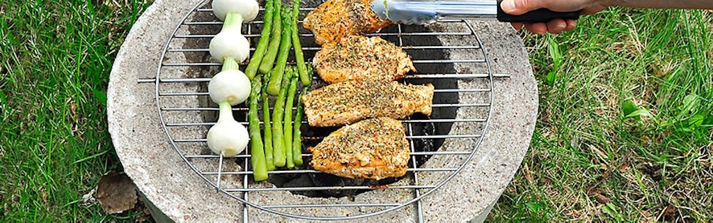 Betonggrill: Lag en smart betonggrill av to baljer Betonggrill: Lag en smart betonggrill av to baljer